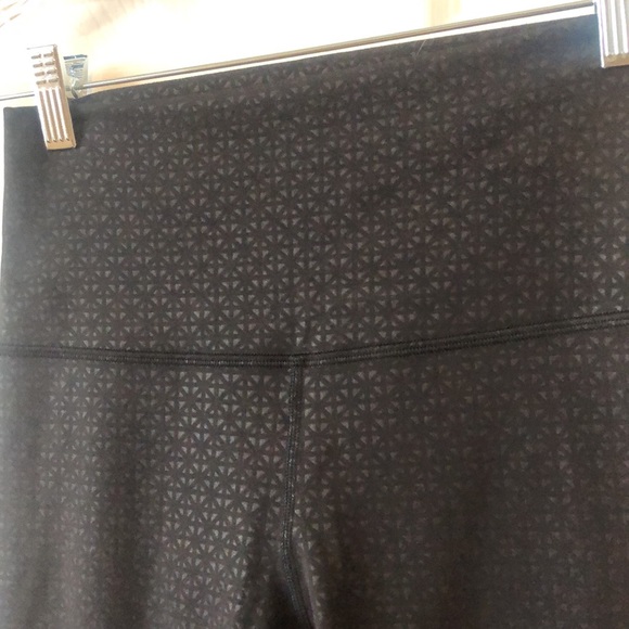 Align Pant II Embossed 25” - Picture 4 of 8